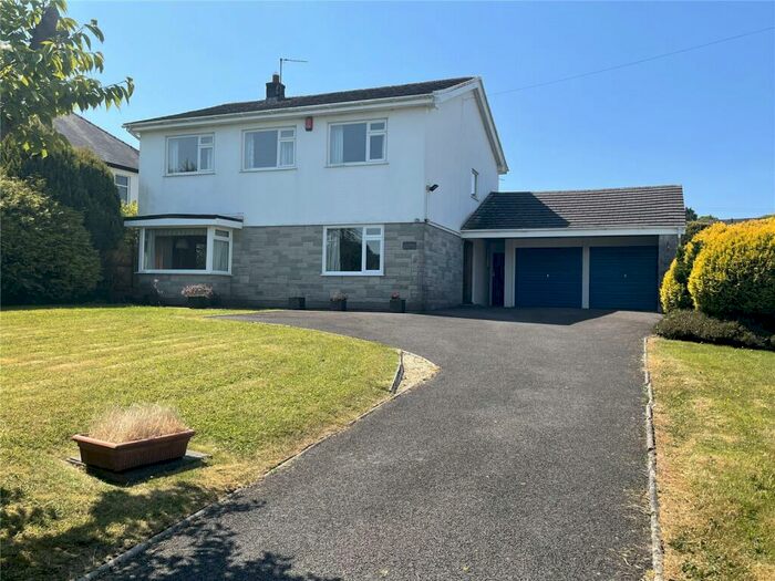 4 Bedroom Detached House For Sale In Cwmffrwd, Carmarthen, Carmarthenshire, SA31