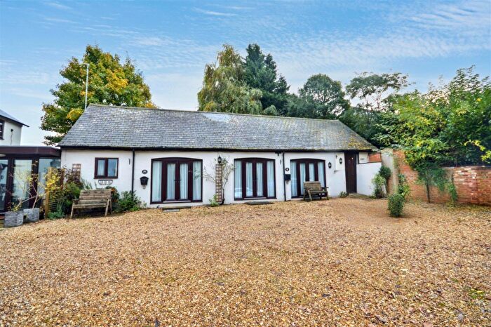 2 Bedroom Cottage To Rent In Holdenby Road, East Haddon, NN6