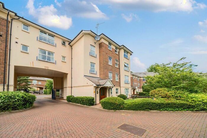 2 Bedroom Flat To Rent In Lower Kings Road, Kingston Upon Thames, KT2