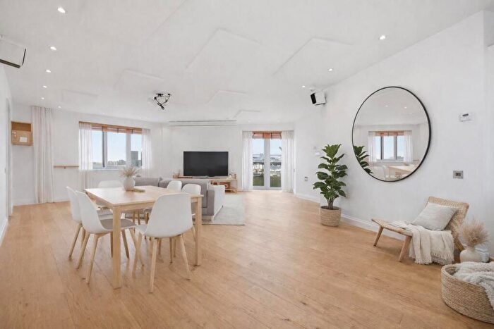 2 Bedroom Penthouse For Sale In Wick Lane, Hackney Wick, E3