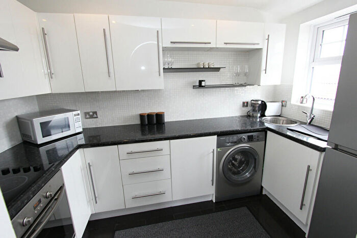 2 Bedroom Apartment For Sale In Wardour Court, Bow Arrow Lane, DA2
