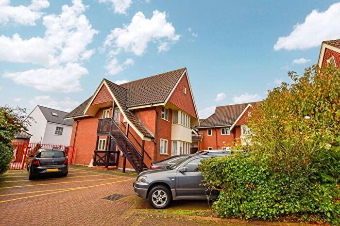 1 Bedroom Flat To Rent In Leigh Court, Union Street, Bedford, MK40