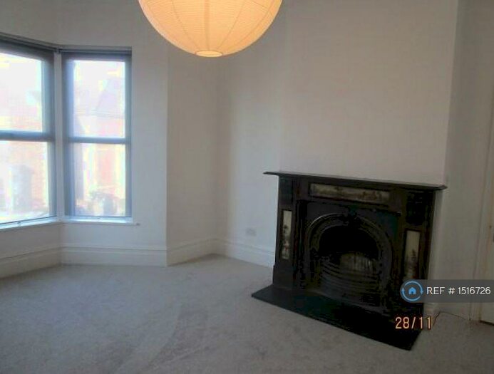 3 Bedroom Flat To Rent In North Road, Bristol, BS6