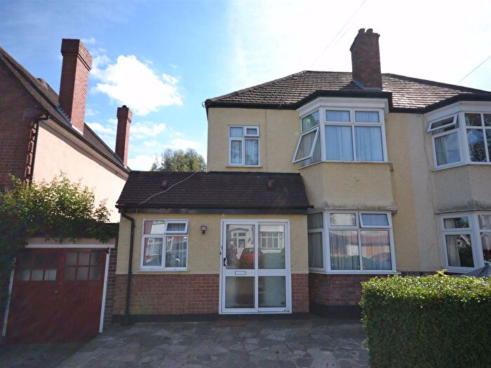 4 Bedroom Semi-Detached House To Rent In Blockley Road, North Wembley, HA0