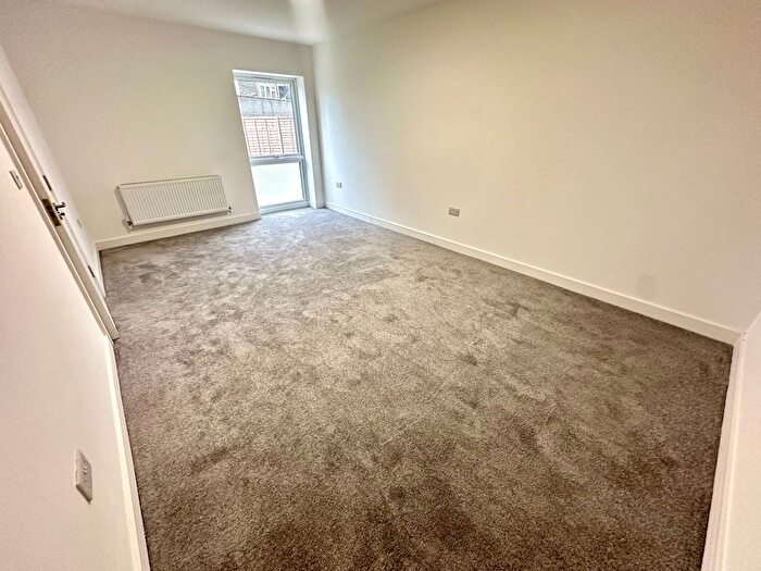 1 Bedroom Flat To Rent In Hayes, London, UB4
