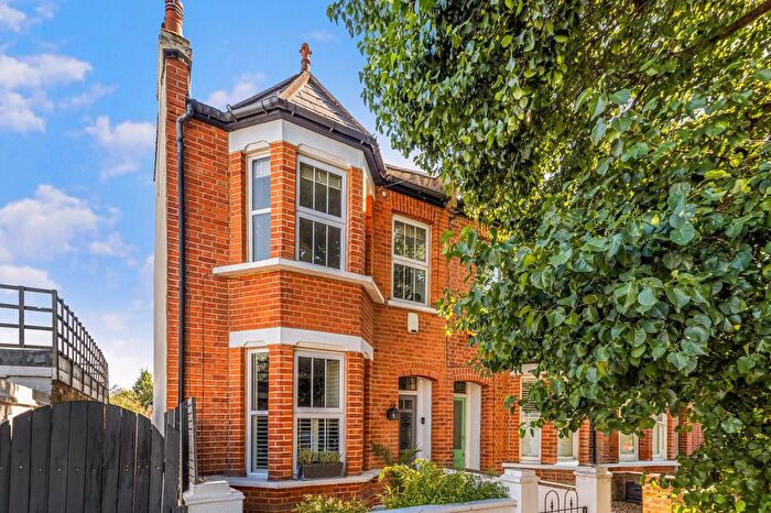 4 Bedroom End Of Terrace House For Sale In Evelyn Road, Chiswick, W4