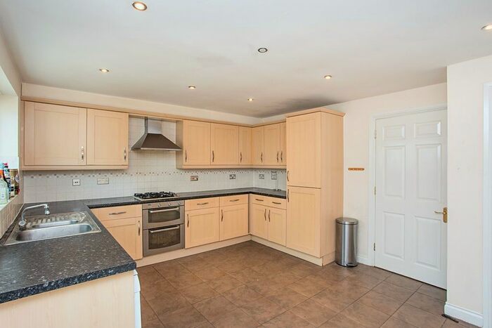 4 Bedroom Detached House To Rent In The Gateway, Watford, WD18