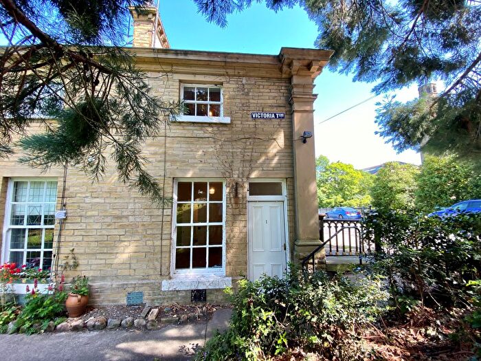 2 Bedroom Detached House To Rent In Victoria Terrace, Shipley, West Yorkshire, BD18