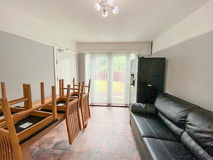 5 Bedroom Terraced House To Rent In Sir Henry Parkes Road, Canley, Coventry, CV4