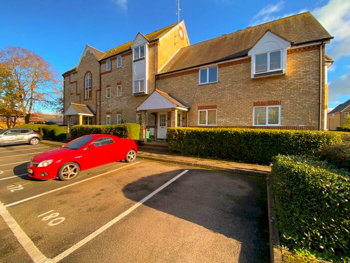 2 Bedroom Flat To Rent In Norbury Avenue, The Reeds Estate, Watford, WD24