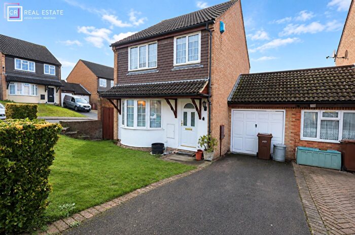3 Bedroom Detached House For Sale In Charlotte Close, Chatham, ME5