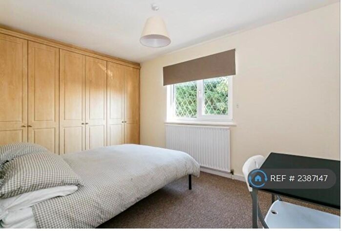 5 Bedroom Semi-Detached House To Rent In Durham Close, Guildford, GU2