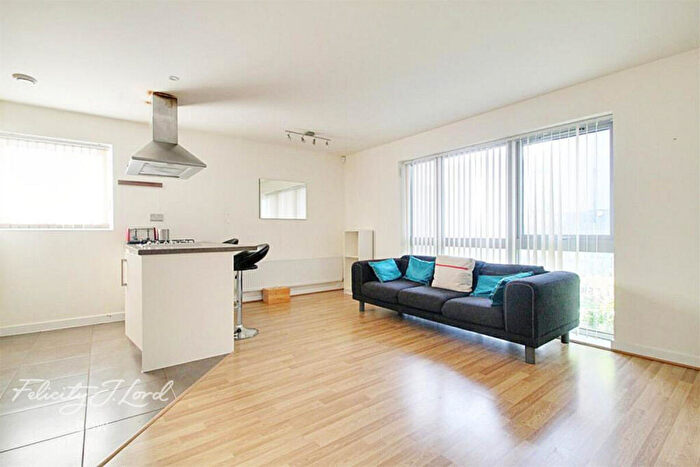 3 Bedroom Apartment To Rent In Merchant Street, London, E3