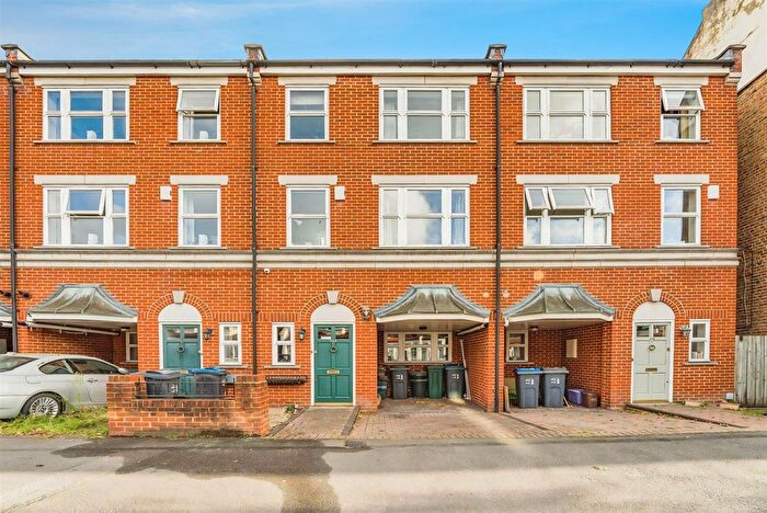 4 Bedroom Terraced House For Sale In Kingston Road, Raynes Park, SW20