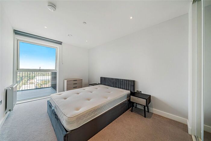 1 Bedroom Flat To Rent In Henley Cross, London, SE3