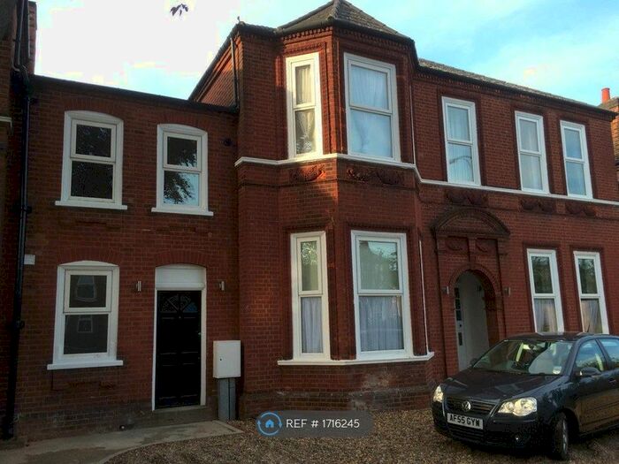 2 Bedroom Flat To Rent In Brownhill Road, London, SE6