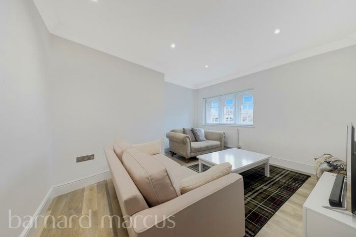 2 Bedroom Apartment To Rent In High Street, Epsom, KT19