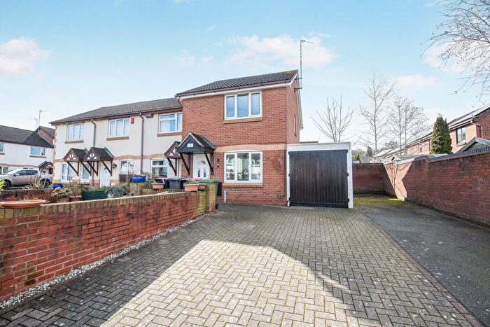 3 Bedroom End Of Terrace House For Sale In Austin Close, Atherstone, CV9