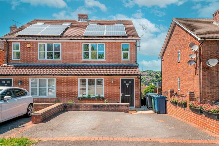 4 Bedroom House To Rent In Hampden Road, High Wycombe, HP13