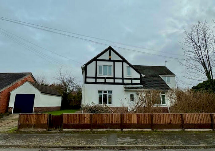 3 Bedroom Detached House To Rent In Park Road, Woodthorpe, Nottingham, NG5