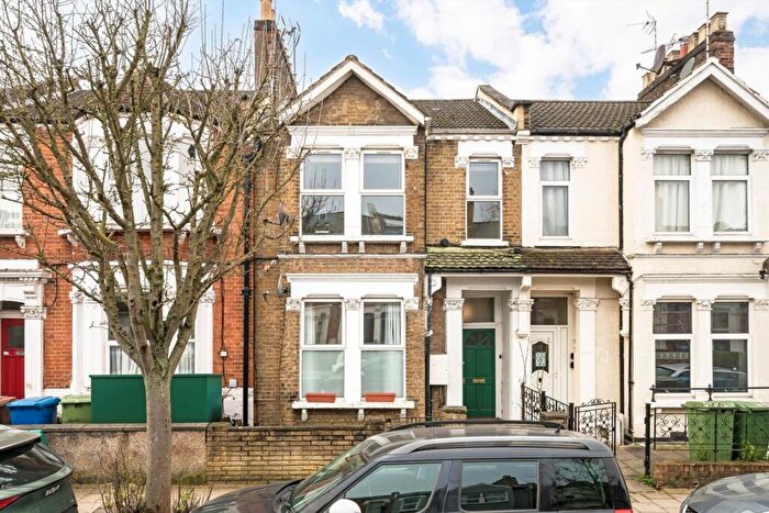 2 Bedroom Flat For Sale In Ivydale Road, Peckham, SE15