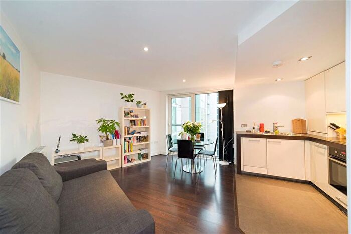1 Bedroom Flat For Sale In Salamanca Place, Vauxhall, SE1
