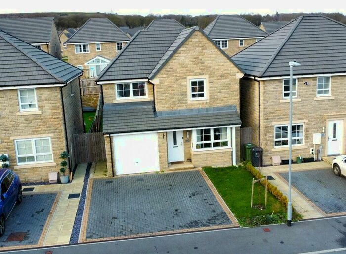 3 Bedroom Detached House To Rent In Poppy Gardens, HD9