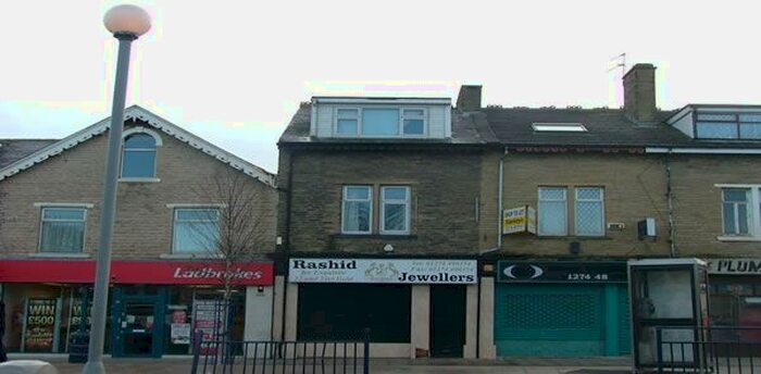 2 Bedroom Flat To Rent In Lilycroft Road, Bradford, West Yorkshire, BD9