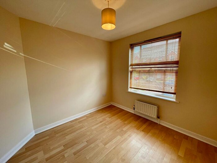 2 Bedroom Apartment For Sale In Royal Court Drive, Bolton, Lancashire, BL1 - Photo 3