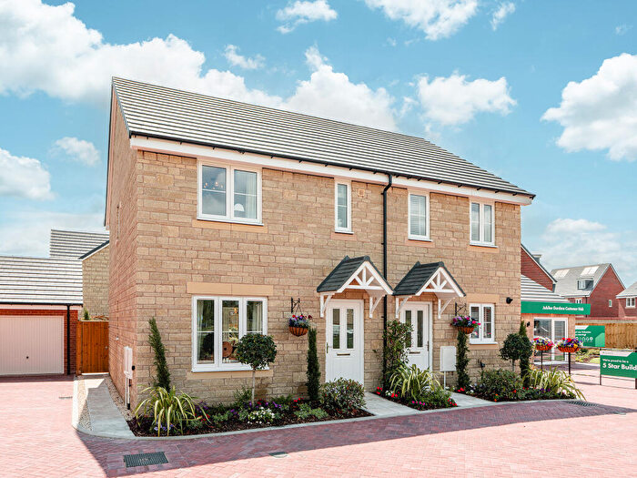 3 Bedroom Semi Detached House For Sale In Gemini Drive, Off Bath Road, Warminster, Wiltshire, BA12