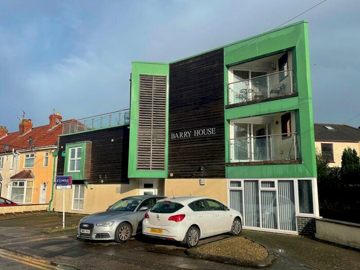 2 Bedroom Flat To Rent In Barry House, Mangotsfield, BS16