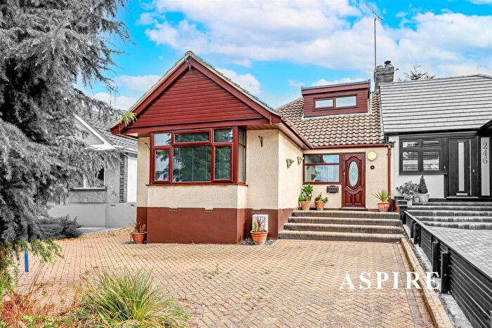 4 Bedroom Semi-Detached House For Sale In Rayleigh Road, Leigh-On-Sea, SS9