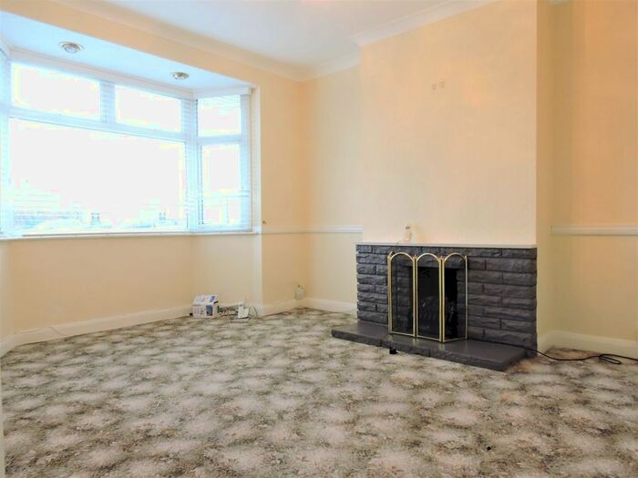2 Bedroom Flat To Rent In Bridge Close, Enfield EN1