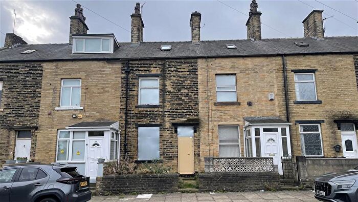 2 Bedroom Terraced House For Sale In Federation Street, Bradford, BD5