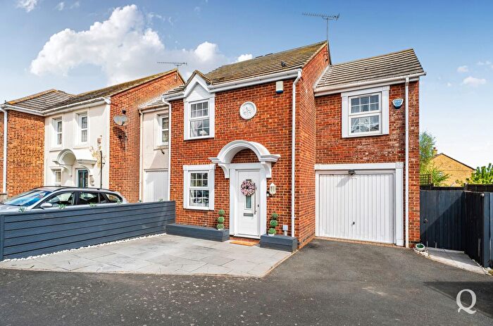 3 Bedroom End Terrace House For Sale In Wadham Place, Sittingbourne, Kent, ME10