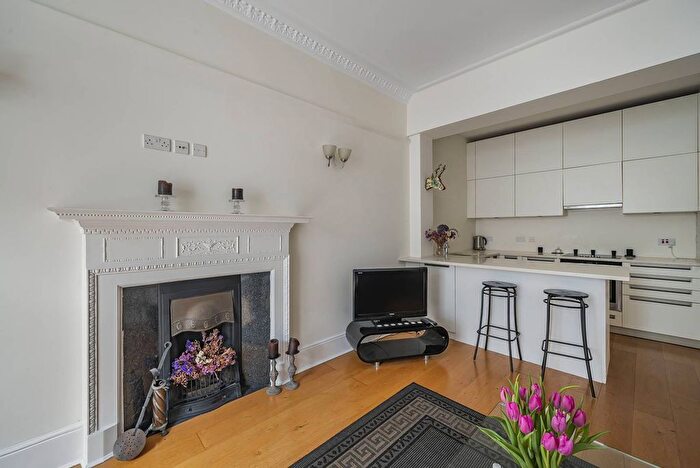 2 Bedroom Flat To Rent In Queens Gate Terrace, South Kensington, London, SW7