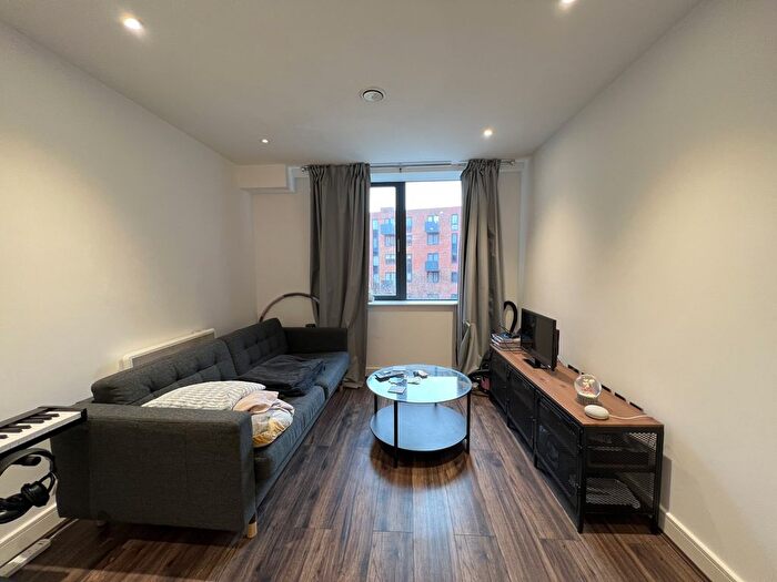 1 Bedroom Flat To Rent In Pope Street, Birmingham, West Midlands, B1
