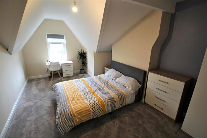 5 Bedroom Apartment To Rent In Belle Vue Road, Hyde Park, Leeds, LS3