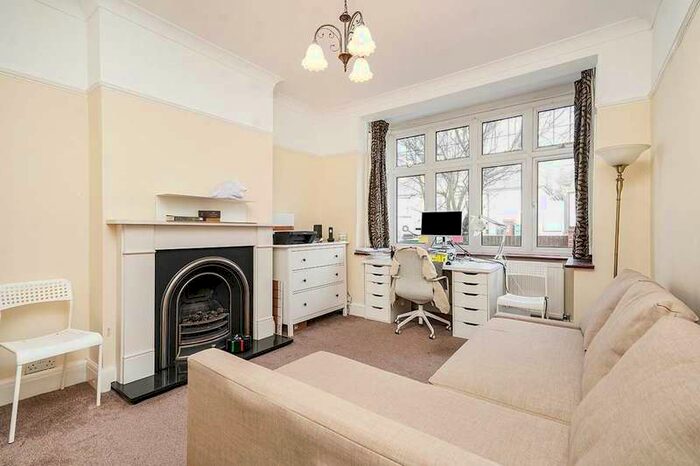 3 Bedroom Semi-Detached House To Rent In Donnington Road, Worcester Park, Surrey, KT4