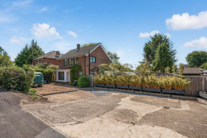 3 Bedroom Detached House For Sale In Hunts Pond Road, Park Gate, Southampton, SO31