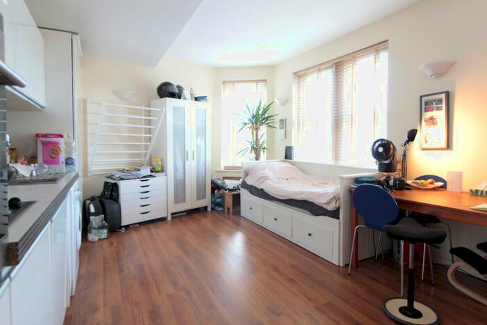 1 Bedroom Flat To Rent In Wimbledon Park Road, London, SW18