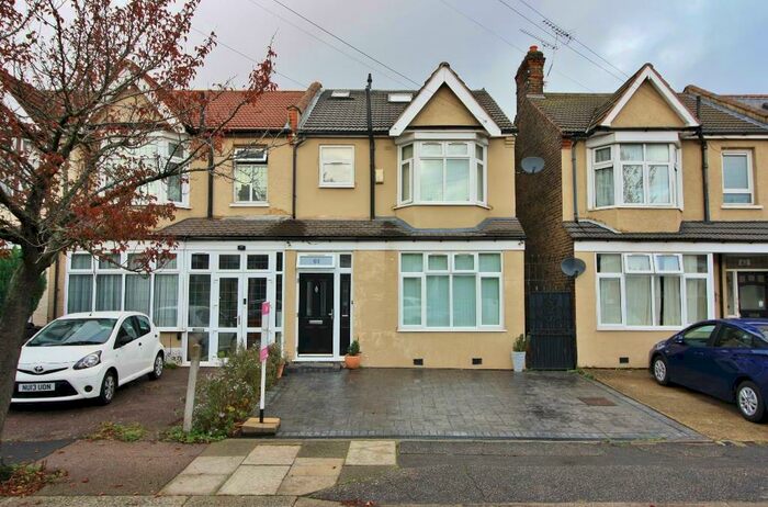 4 Bedroom House To Rent In Colombo Road, Ilford, IG1
