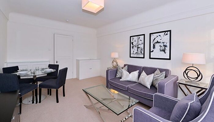 2 Bedroom Flat To Rent In Fulham Road, Chelsea, London, SW3