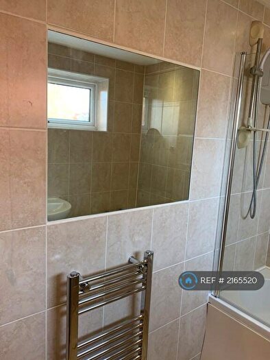 2 Bedroom Flat To Rent In Chelwood Close, Chippenham, SN14