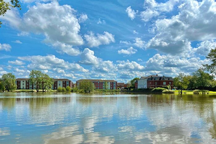 1 Bedroom Flat For Sale In Guillemot Way, Watermead, Buckinghamshire, HP19