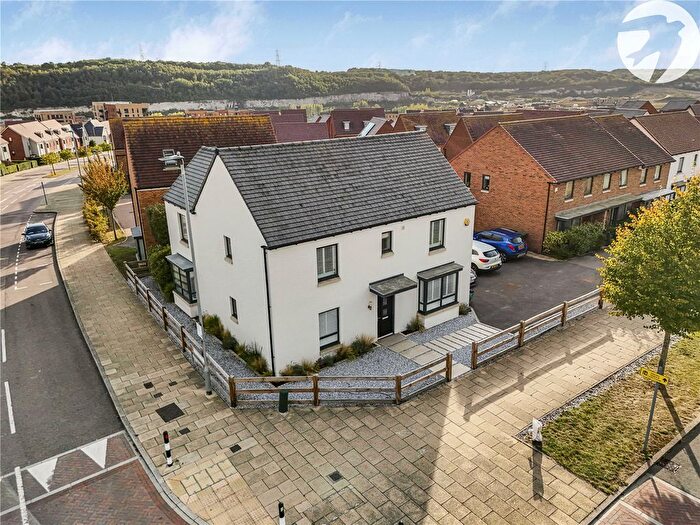 4 Bedroom Detached House For Sale In Giles Drive, Castle Hill, Ebbsfleet Valley, Swanscombe, DA10