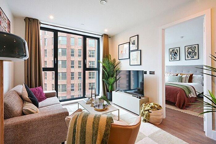 2 Bedroom Apartment To Rent In Uncle Leeds, Whitehall, LS12