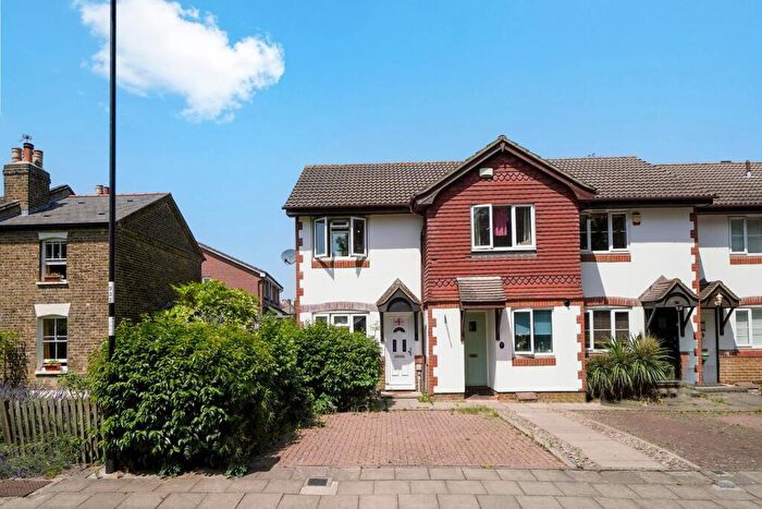 2 Bedroom End Of Terrace House For Sale In Alice Thompson Close, London, SE12