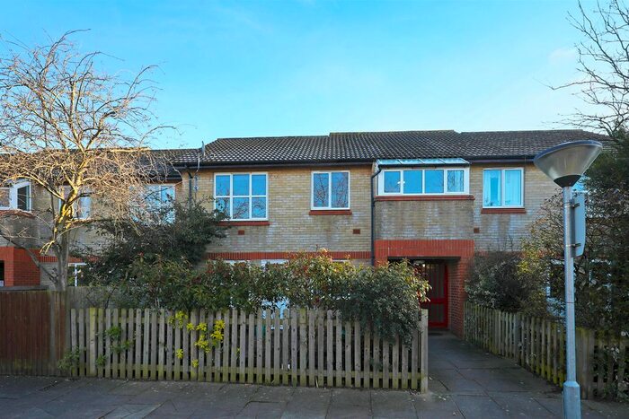 2 Bedroom Flat To Rent In Blyth Close, Twickenham, TW1