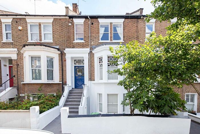 2 Bedroom Flat To Rent In Devonport Road, London, W12